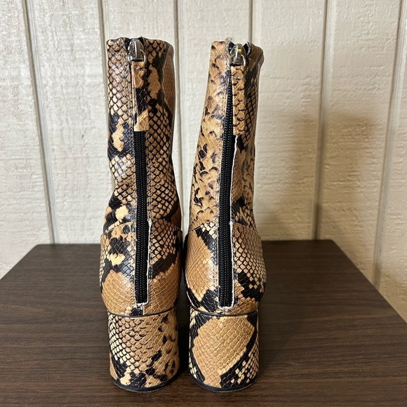 Zara Snake Skin Print High Ankle Boots, size 41. - Picture 4 of 6